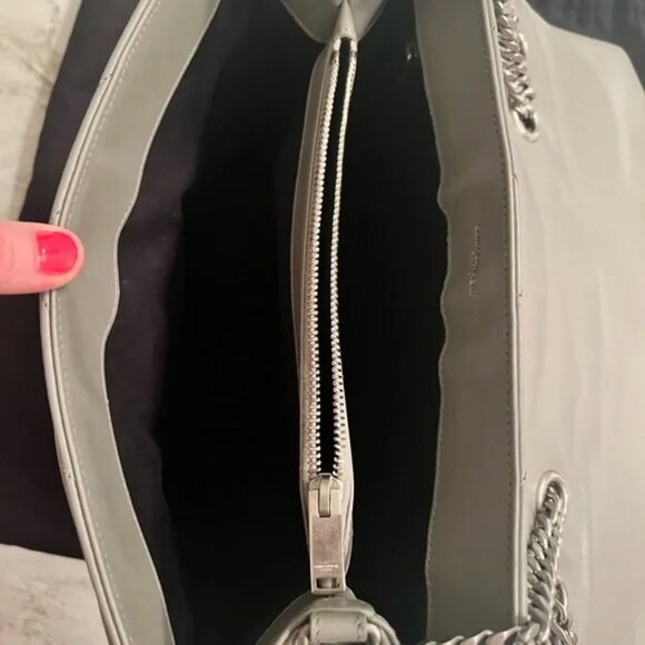 Saint Laurent Medium Monogram Y-Quilt Matelassé Loulou Bag - Great Condition!!!! - Picture 8 of 9